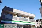 ファミリーマート新宿税務署通り店 徒歩1分。 70m
