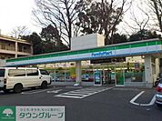 ファミリーマート荻窪青梅街道店 徒歩5分。コンビニ 400m