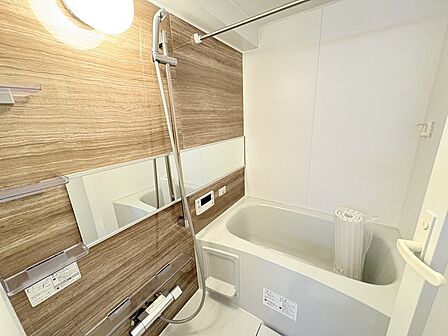 追い焚き・浴室乾燥機付きです 雨や花粉の時期に役立ちます