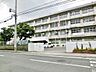 周辺：白銀中学校(270m)
