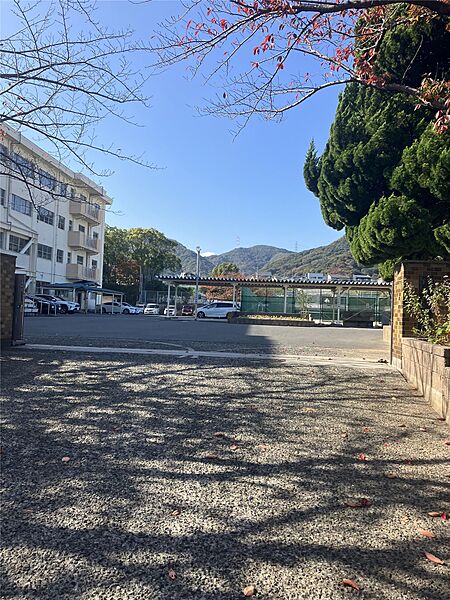 画像26:松ヶ江中学校(1、860m)