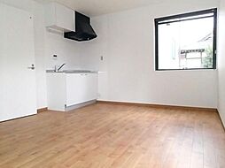 ペスカトリーチェ C 2階ワンルームのリビング/ダイニング