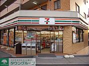 セブンイレブン 徒歩6分。コンビニ 430m