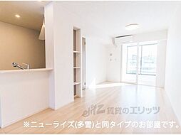 サンリット　ガーデン 102 1階1LDKのリビング/ダイニング