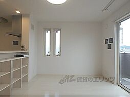 近江鉄道近江本線 水口城南駅 徒歩12分の賃貸アパート 2階2LDKのリビング/ダイニング