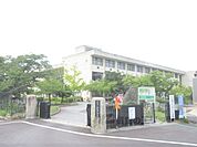 平田小学校まで1200メートル