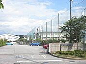 南中学校まで2200メートル