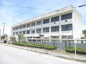 鳥居本小学校まで140メートル
