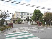 南郷里小学校まで650メートル