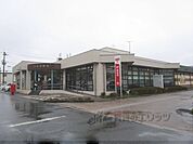 新旭郵便局まで2700メートル