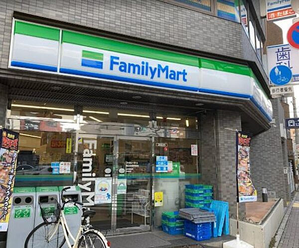 画像22:【コンビニエンスストア】ファミリーマート 新江古田駅前店まで458ｍ