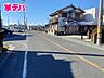 外観：前面約8.8ｍ幅の道路に面しており、通行や駐車の際に余裕がある広さです。運転が苦手な方でもラクラク！ 