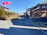 外観：前面道路：北側約4ｍ幅