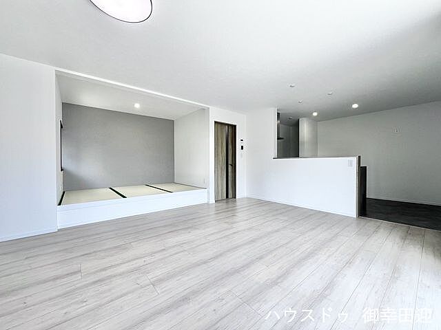 リビング/ダイニング 熊本市東区戸島西6丁目11-16