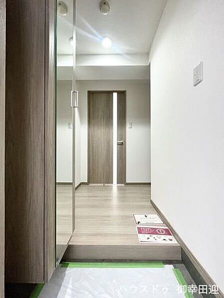 ■「しまう」が叶える美しい玄関■大容量のシューズボックスがあることでいつも整理された、気持ちの良い「家の顔」を保てます。