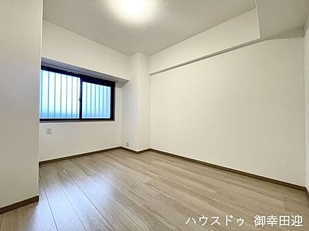 ■5.6帖洋室■心からリラックスできる静けさ、上質な眠りで、毎日をリセットします。明日への活力を養う空間です。