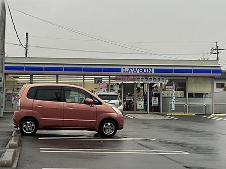 ローソン 熊本国府三丁目店 520m