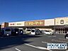 周辺：マミーマート松戸新田店マツモトキヨシ、ダイソーも入った便利なスーパーです。 200m