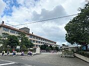 吉野東小学校（800m）