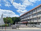 西田小学校（960m）