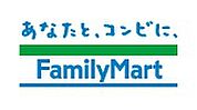 ファミリーマート（240m）