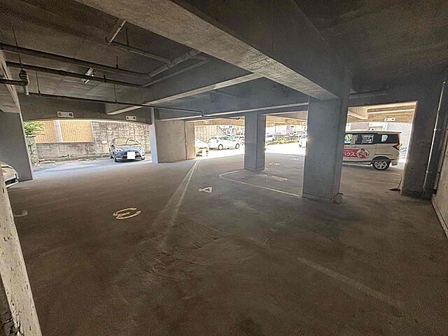 8 / 15