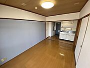 家具を配置しやすいお部屋です