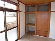 上下2段収納、天袋あります