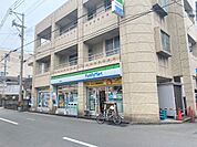 ファミリーマート新屋敷店（80m）