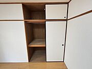 上下2段収納、天袋もあります
