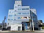 鹿児島美容専門学校（90m）