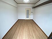 家具を配置しやすいお部屋です