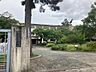 周辺：西宮市立甲陵中学校（523m）