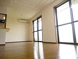 エリートメゾン 103 1階1LDKのリビング/ダイニング