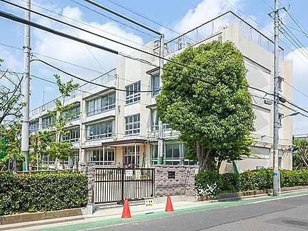 飯塚小学校 470m