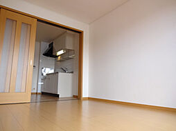 近江鉄道近江本線 愛知川駅 徒歩13分の賃貸アパート 1階2DKのリビング/ダイニング