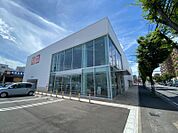 ユニクロ折尾店 527m