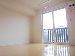 エスト・カーサ 102 1階ワンルームのリビング/ダイニング