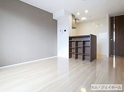 ヴィラ　シャルマン 207 2階1LDKのリビング/ダイニング