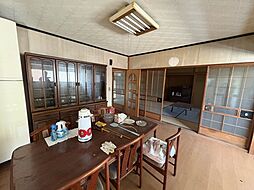 湖北町石川貸家 1階11LDKのリビング/ダイニング