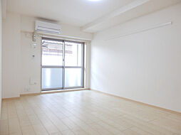 グランデ・カーサ・ケイ 302 3階ワンルームのリビング/ダイニング