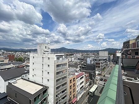 お部屋からの眺望は遮る建物が少ないので開放的です