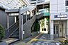 周辺：江坂駅(Osaka　Metro 御堂筋線) 徒歩7分。 490m