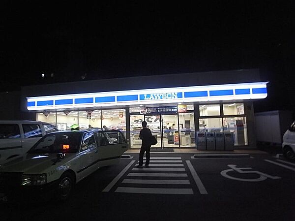 画像22:ローソン 東区泉三丁目店（256m）