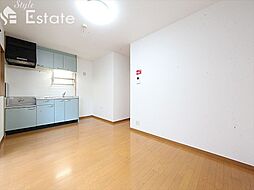 リバーサイド・愛 101 1階1LDKのリビング/ダイニング