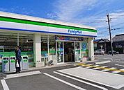 ファミリーマート 城町店（178m）