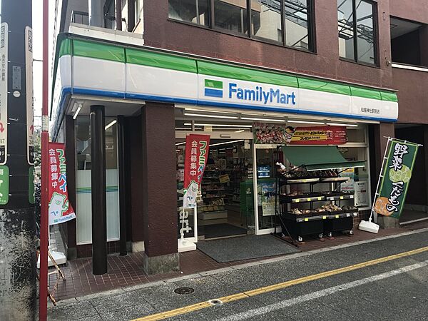 画像25:【コンビニエンスストア】ファミリーマート 松陰神社駅前店まで377ｍ