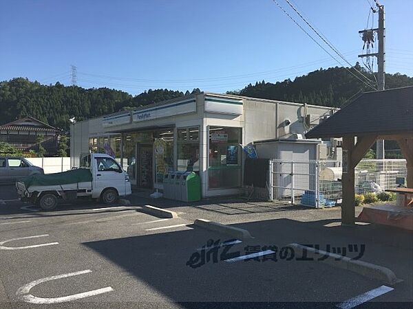 周辺：ファミリーマート　京北周山町店まで5800メートル