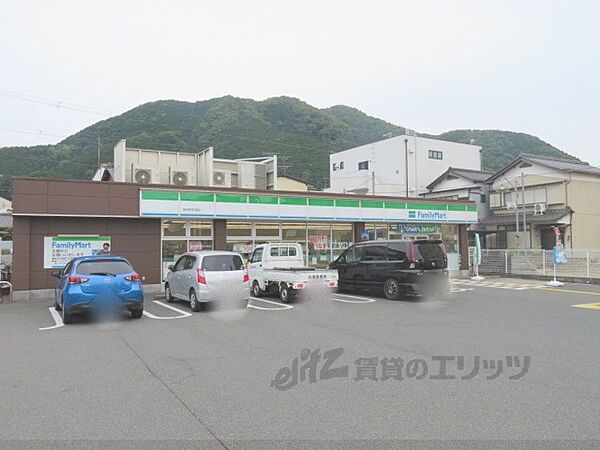 画像22:ファミリーマート　綾部駅前通店まで2600メートル