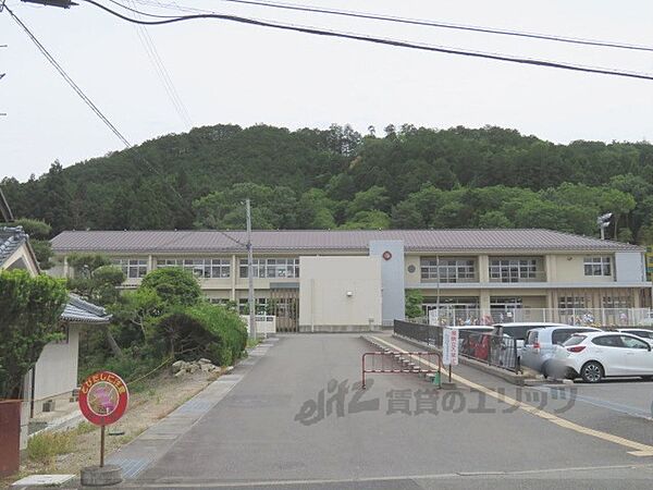 画像11:新井小学校まで650メートル